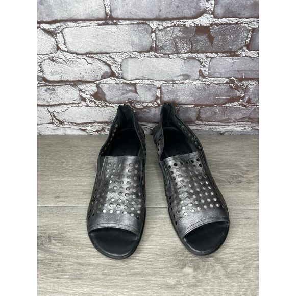 Sesto Meucci Pewter Leather Perforated Back Zip Wedge Shoes Women Sz 11N US/42EU - Picture 2 of 16